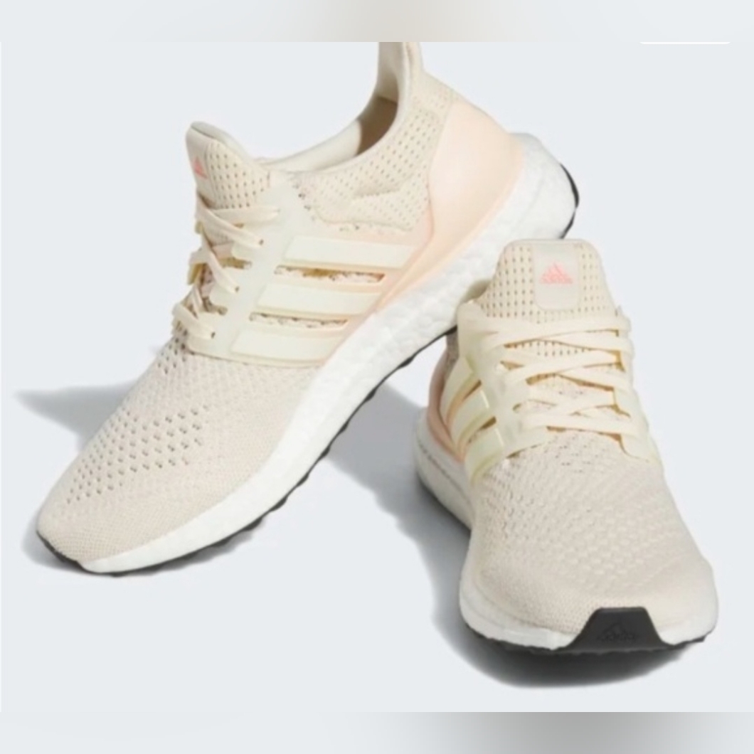 Size 11 Adidas Women's Cream And Pink Knit Running Sneakers Retail 145$